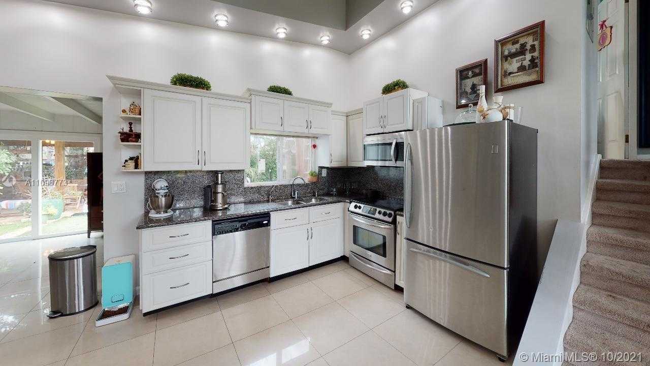Small Image of 2418 FLAMINGO LN, Fort Lauderdale Number 6