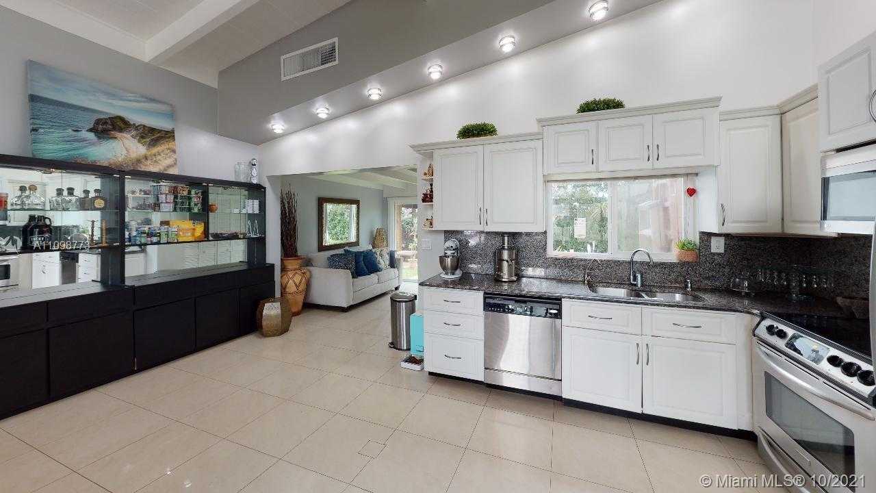 Small Image of 2418 FLAMINGO LN, Fort Lauderdale Number 7