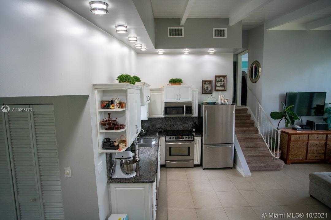 Small Image of 2418 FLAMINGO LN, Fort Lauderdale Number 8