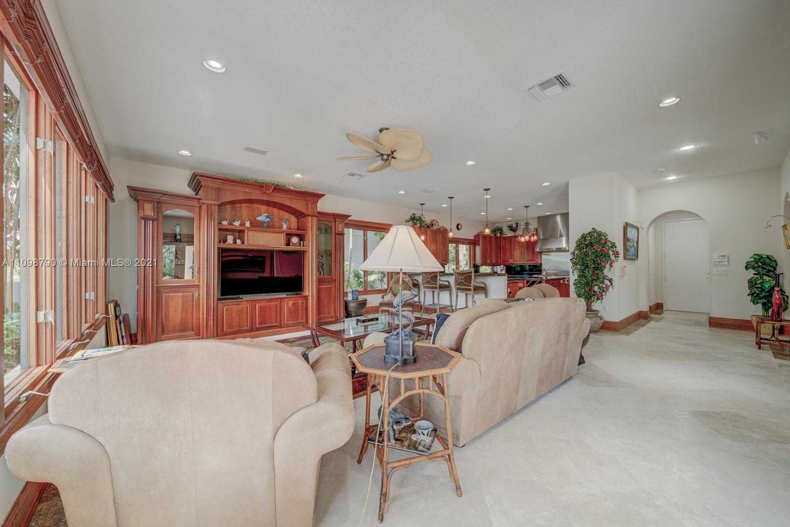 Small Image of 511 San Marco Dr, Fort Lauderdale, FL 33301, USA Number 30