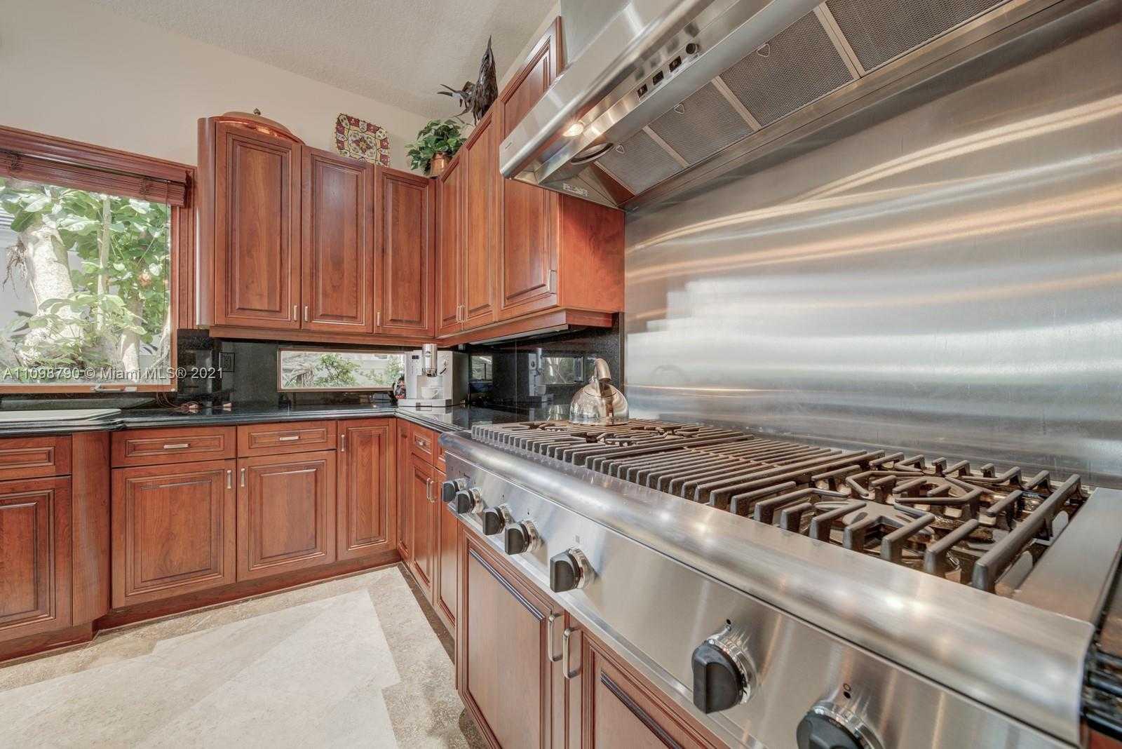 Small Image of 511 San Marco Dr, Fort Lauderdale, FL 33301, USA Number 37