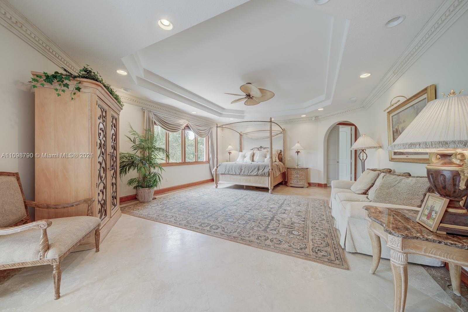 Small Image of 511 San Marco Dr, Fort Lauderdale, FL 33301, USA Number 39