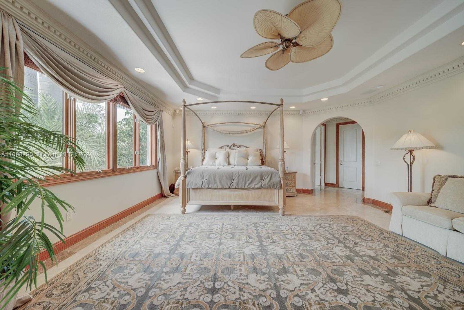 Small Image of 511 San Marco Dr, Fort Lauderdale, FL 33301, USA Number 40