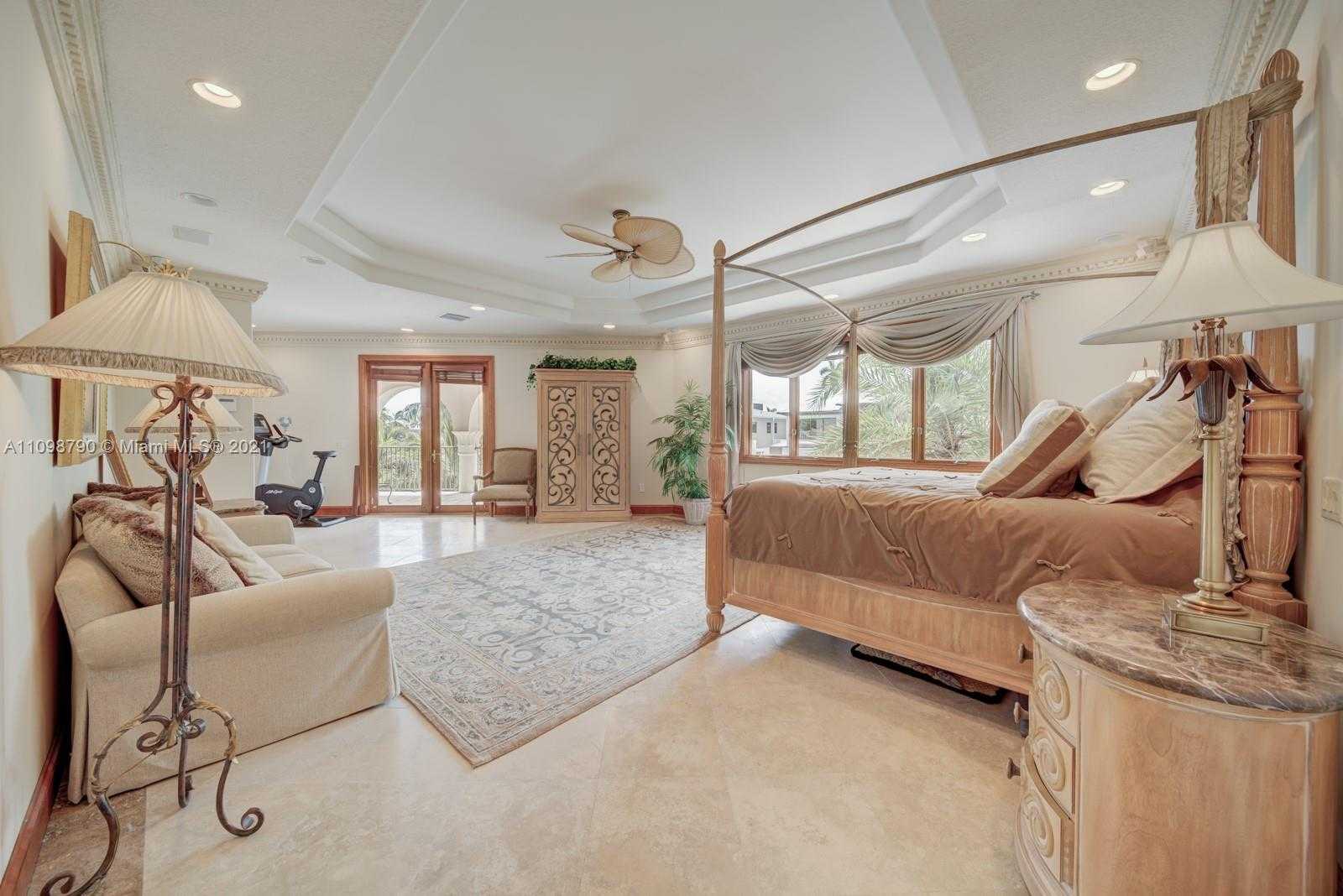 Small Image of 511 San Marco Dr, Fort Lauderdale, FL 33301, USA Number 41