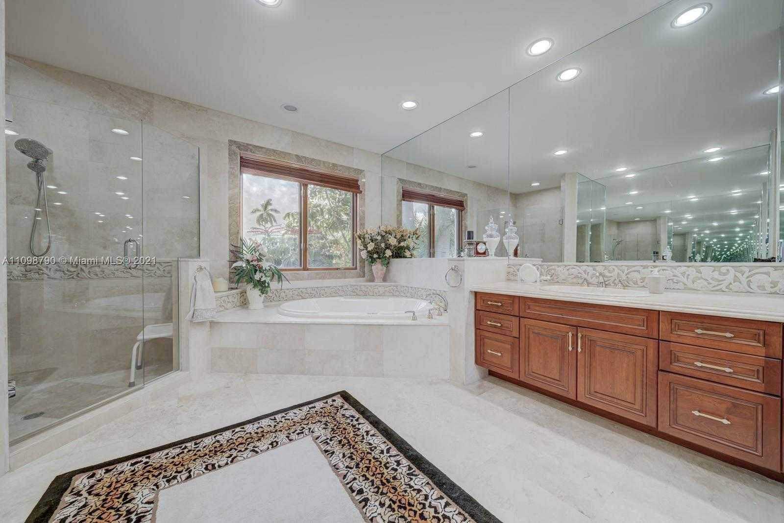 Small Image of 511 San Marco Dr, Fort Lauderdale, FL 33301, USA Number 43