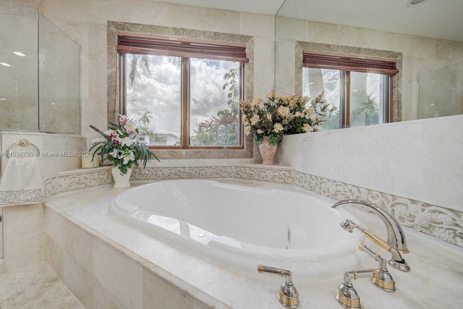 Small Image of 511 San Marco Dr, Fort Lauderdale, FL 33301, USA Number 44