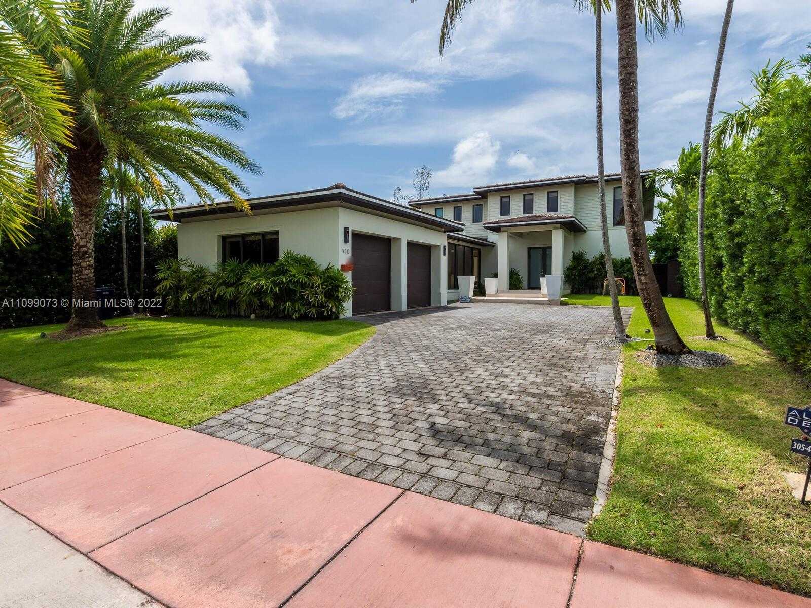 Small Image of 710 SOUTH SHORE DR, Miami Beach Number 12
