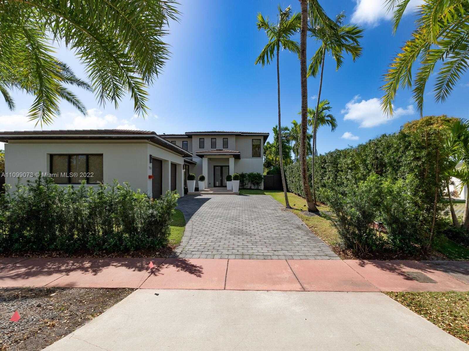 Small Image of 710 SOUTH SHORE DR, Miami Beach Number 13