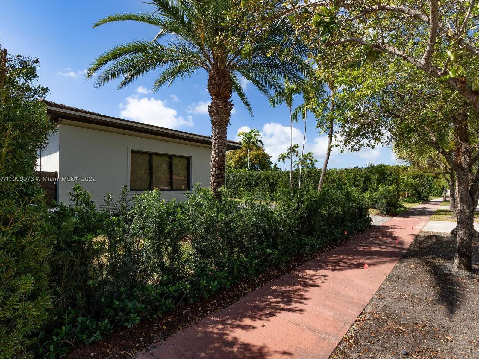 Small Image of 710 SOUTH SHORE DR, Miami Beach Number 15