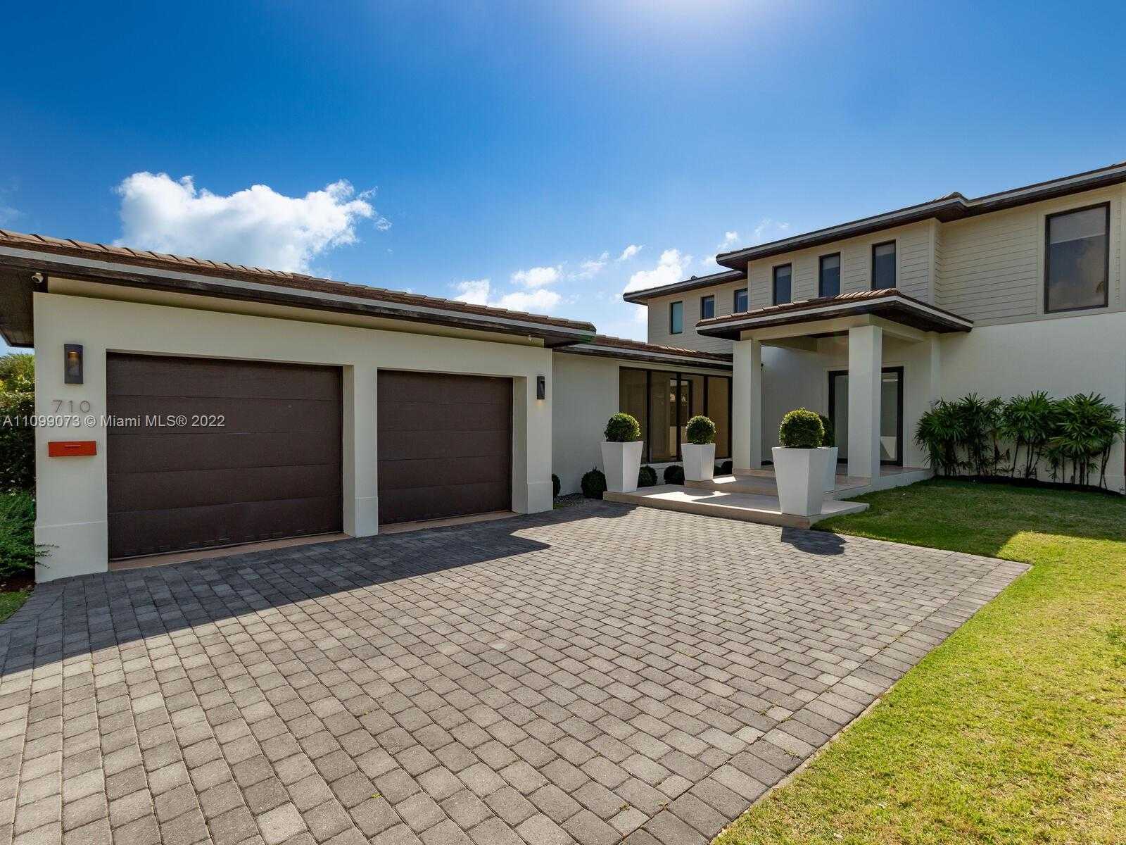 Small Image of 710 SOUTH SHORE DR, Miami Beach Number 16