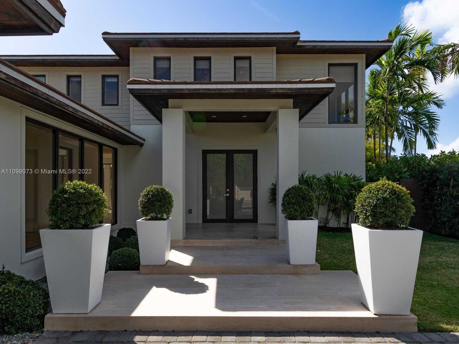 Small Image of 710 SOUTH SHORE DR, Miami Beach Number 17