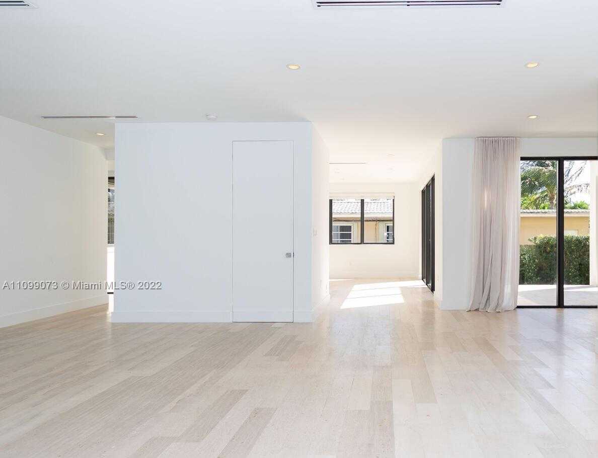 Small Image of 710 SOUTH SHORE DR, Miami Beach Number 23