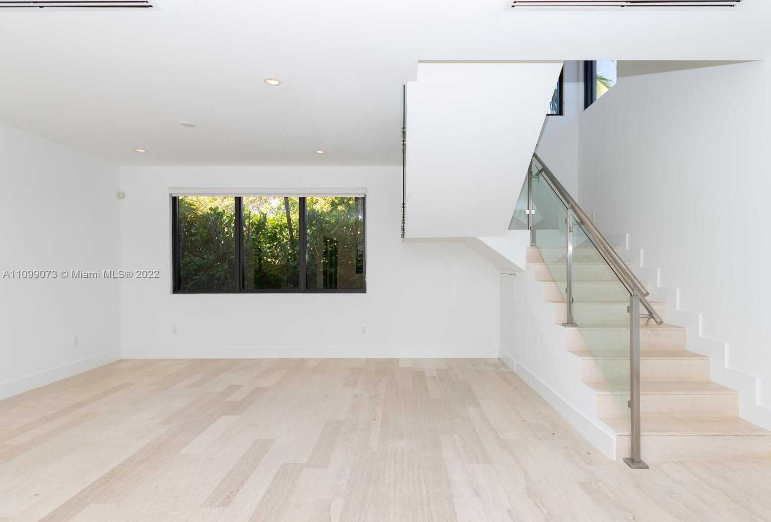 Small Image of 710 SOUTH SHORE DR, Miami Beach Number 25