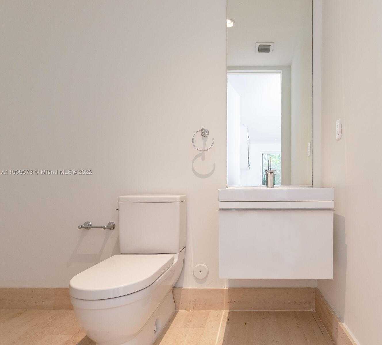 Small Image of 710 SOUTH SHORE DR, Miami Beach Number 26