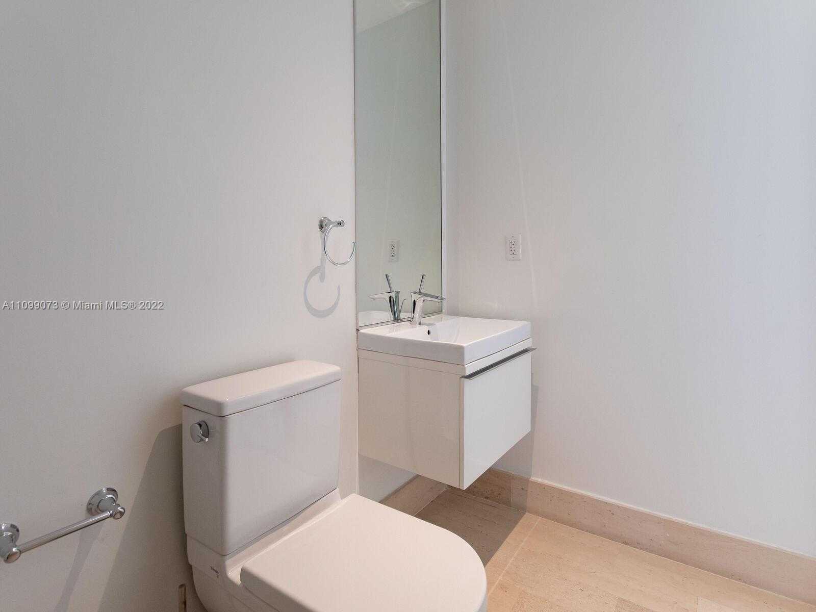 Small Image of 710 SOUTH SHORE DR, Miami Beach Number 27