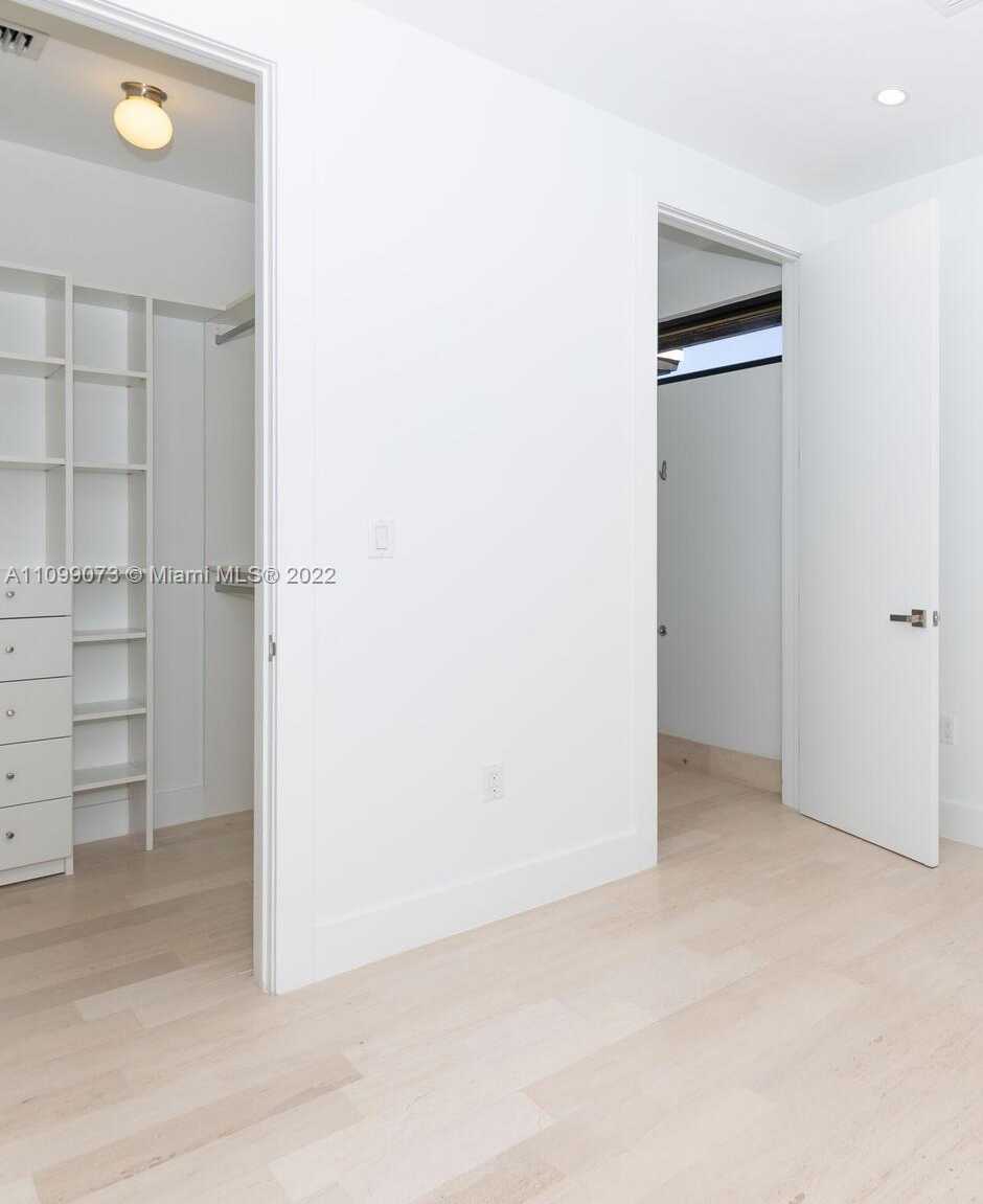Small Image of 710 SOUTH SHORE DR, Miami Beach Number 33