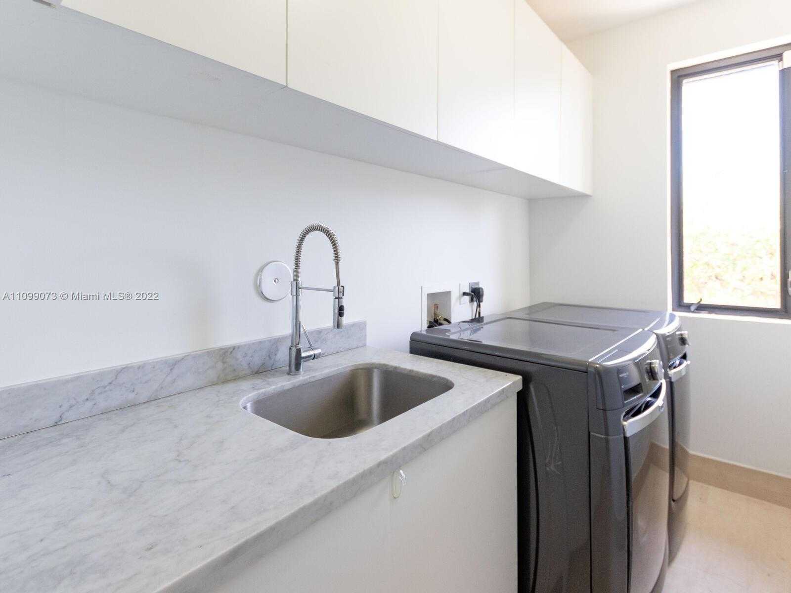 Small Image of 710 SOUTH SHORE DR, Miami Beach Number 37