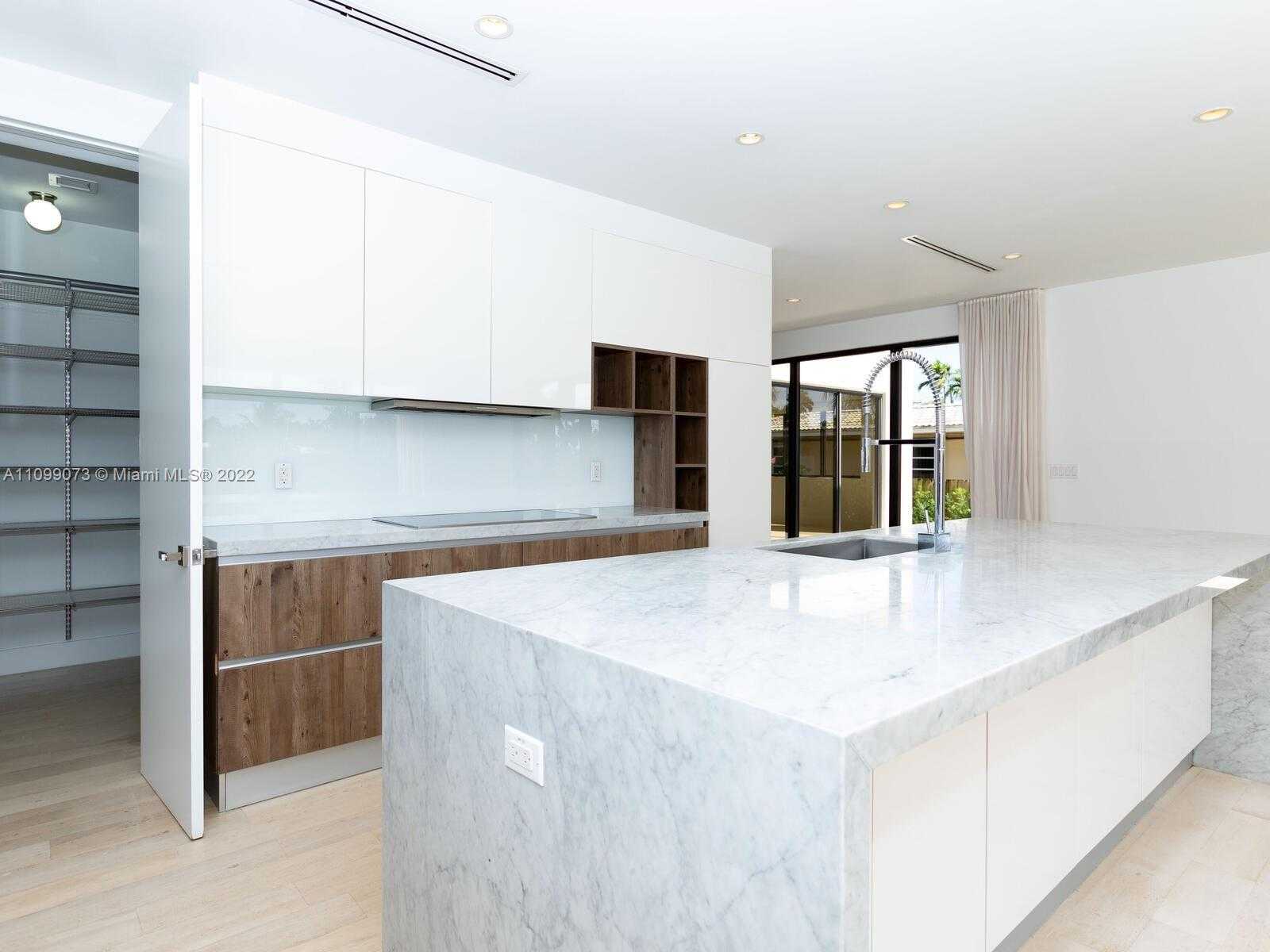 Small Image of 710 SOUTH SHORE DR, Miami Beach Number 45