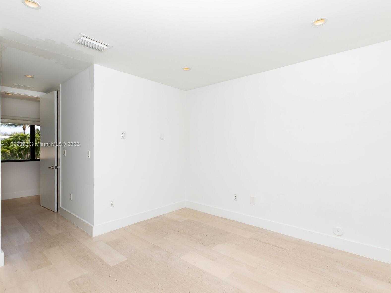 Small Image of 710 SOUTH SHORE DR, Miami Beach Number 73