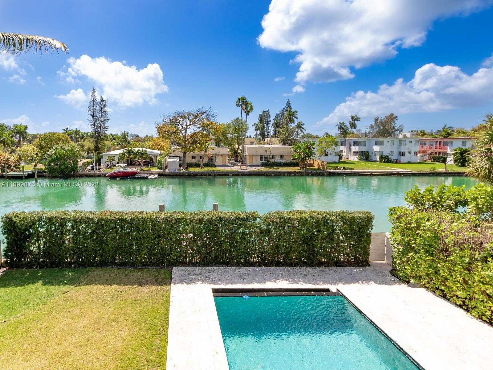 Small Image of 710 SOUTH SHORE DR, Miami Beach Number 81