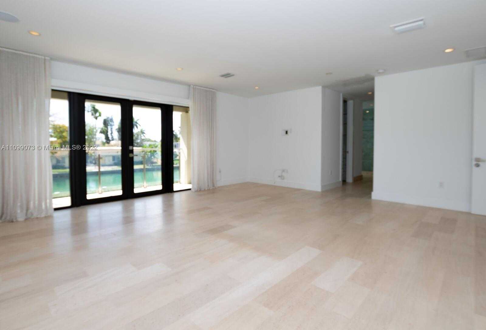 Small Image of 710 SOUTH SHORE DR, Miami Beach Number 84