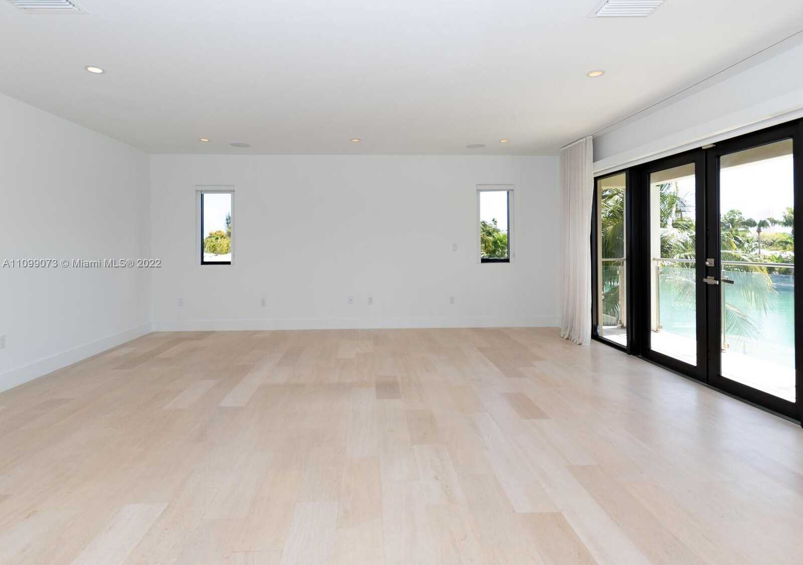 Small Image of 710 SOUTH SHORE DR, Miami Beach Number 86