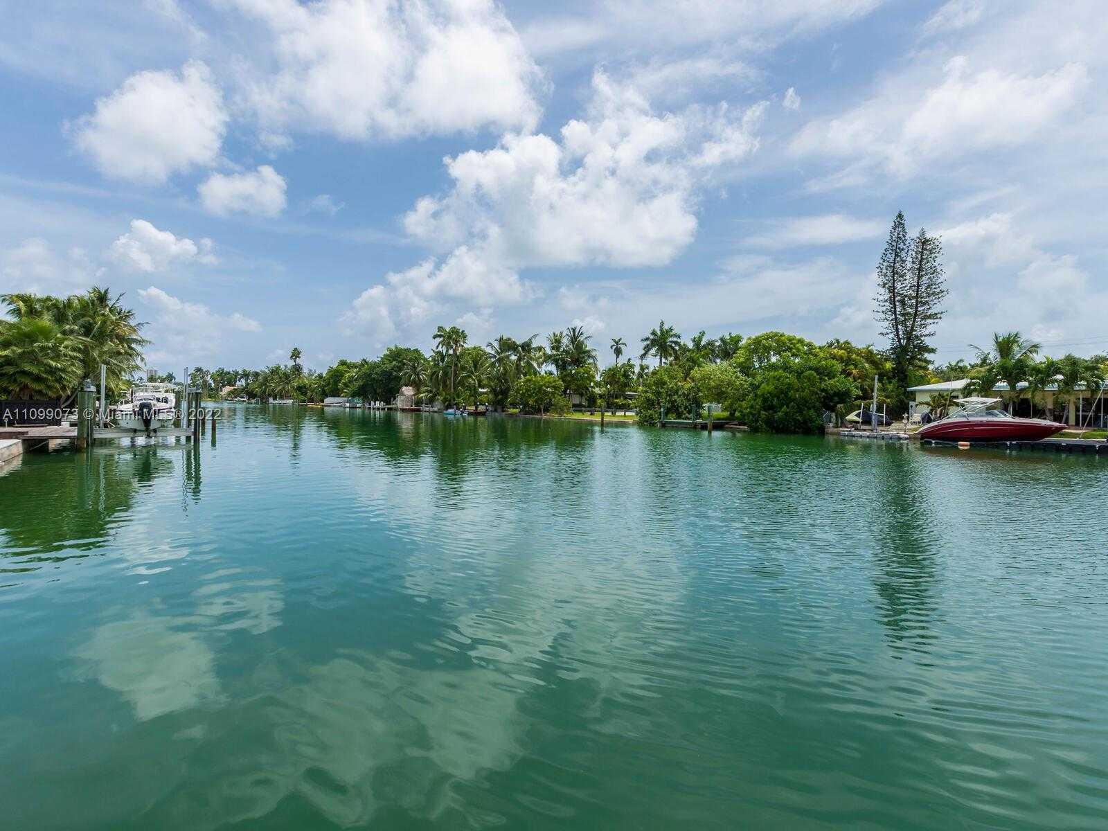 Small Image of 710 SOUTH SHORE DR, Miami Beach Number 9