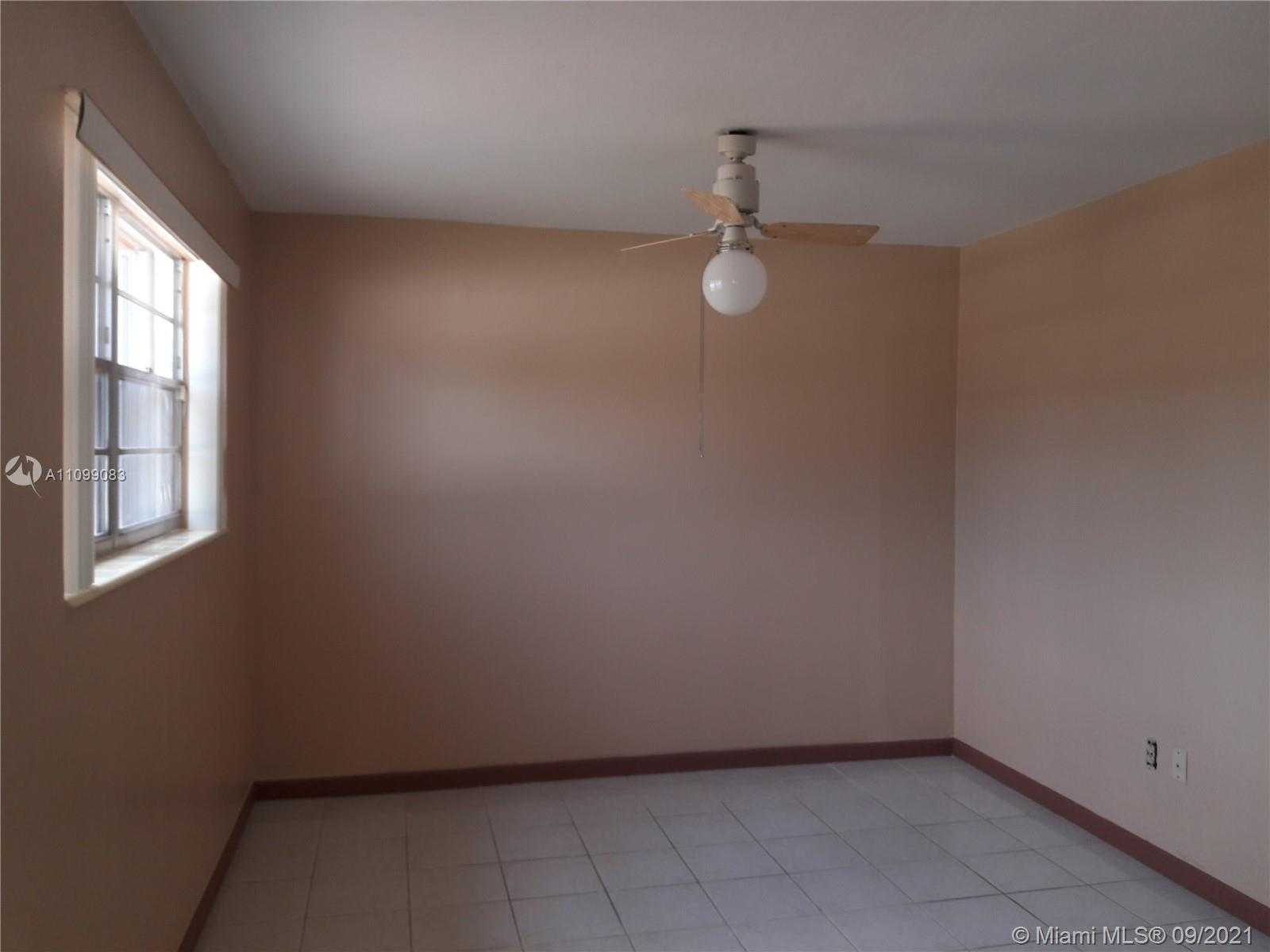 Small Image of 1321 WEST 34TH ST, Hialeah Number 4