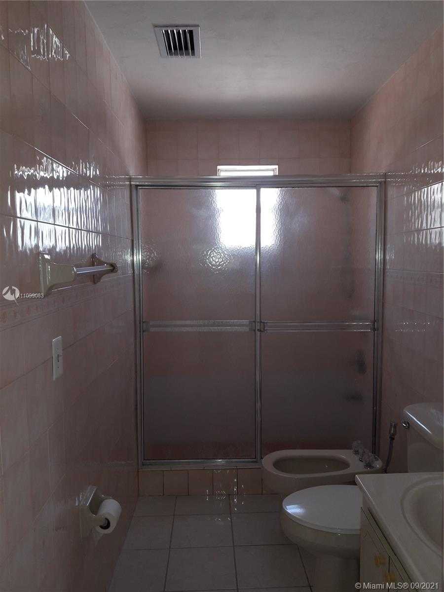 Small Image of 1321 WEST 34TH ST, Hialeah Number 7