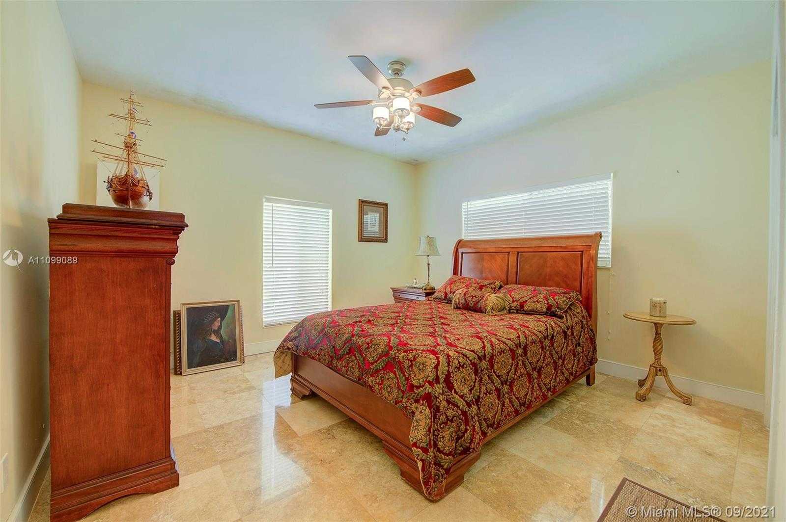 Small Image of 510 SOUTH SHORE DR, Miami Beach Number 17