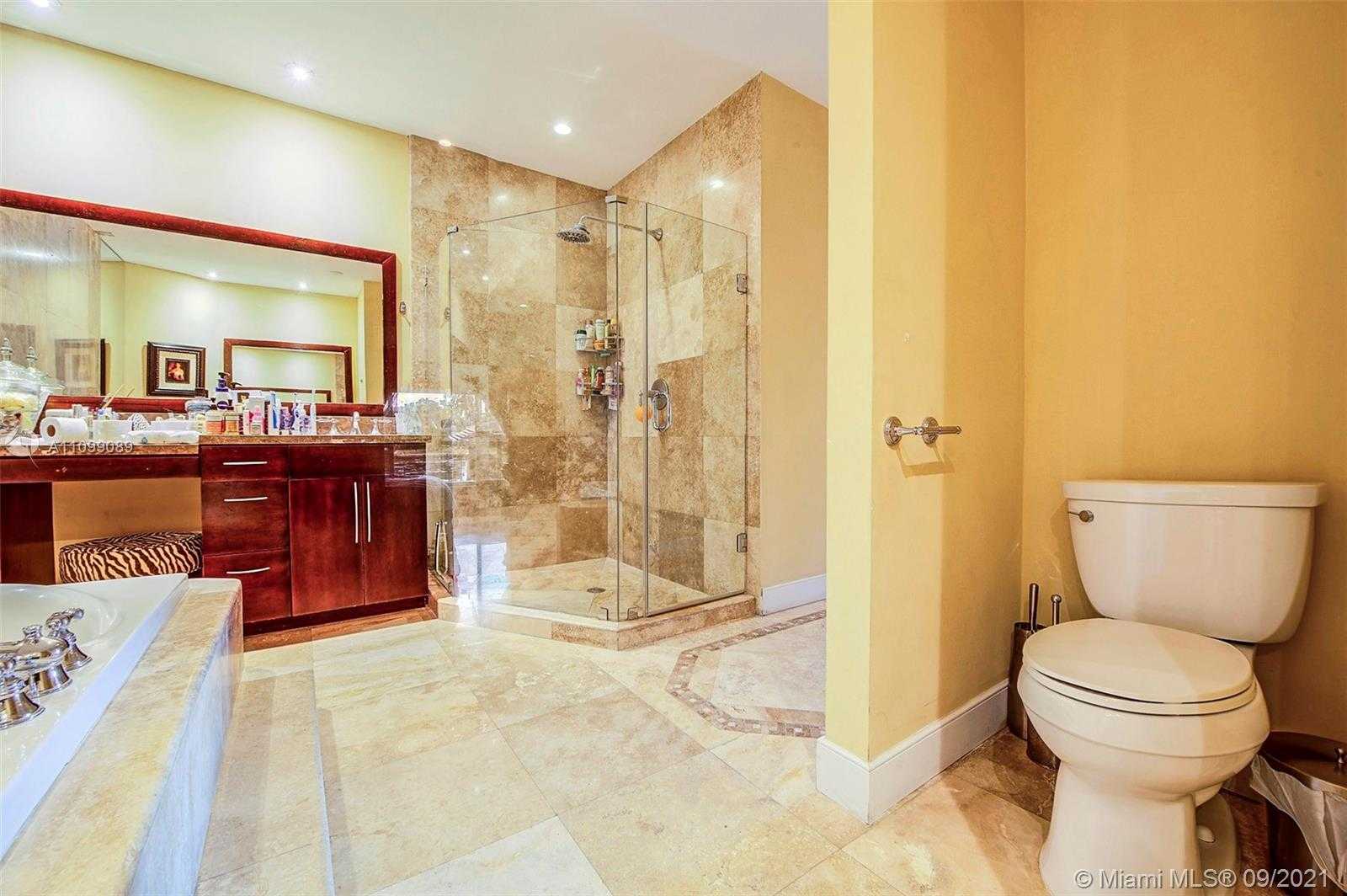 Small Image of 510 SOUTH SHORE DR, Miami Beach Number 24
