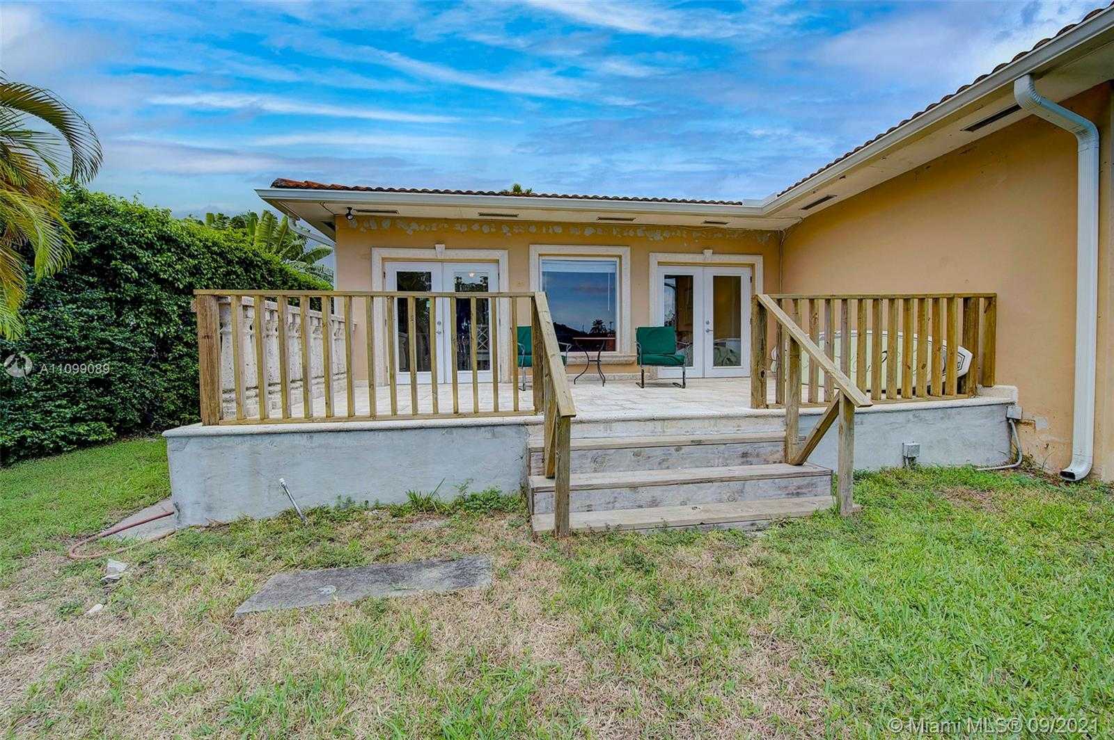 Small Image of 510 SOUTH SHORE DR, Miami Beach Number 28