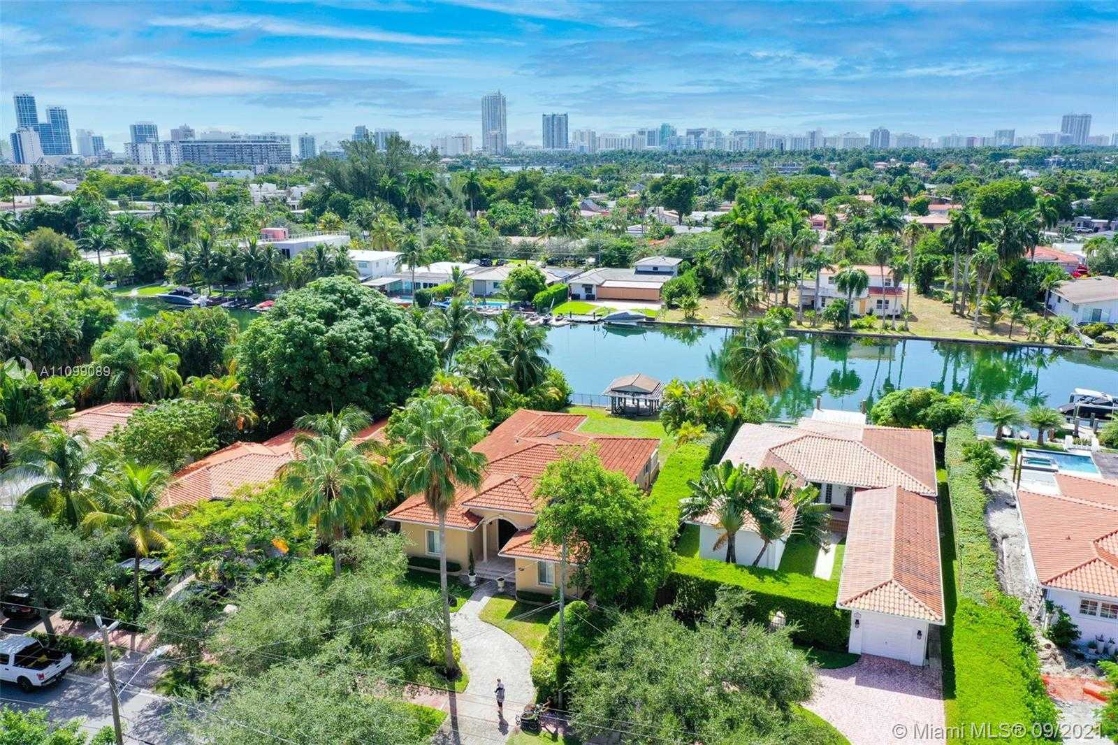 Small Image of 510 SOUTH SHORE DR, Miami Beach Number 31