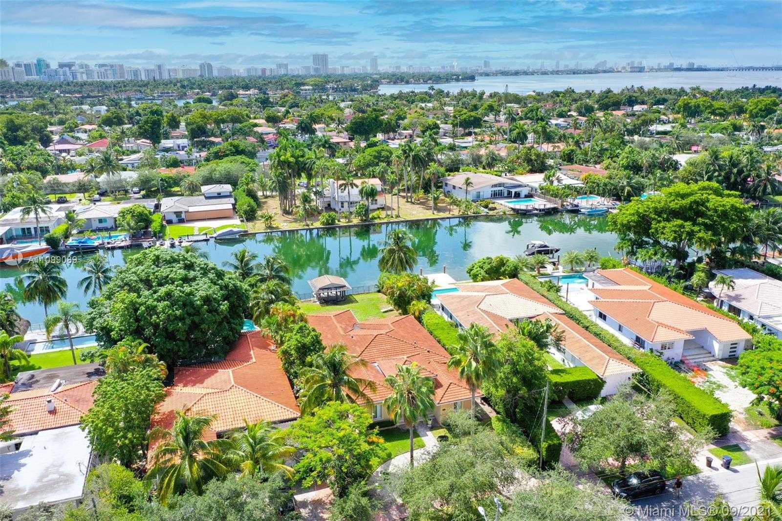 Small Image of 510 SOUTH SHORE DR, Miami Beach Number 32