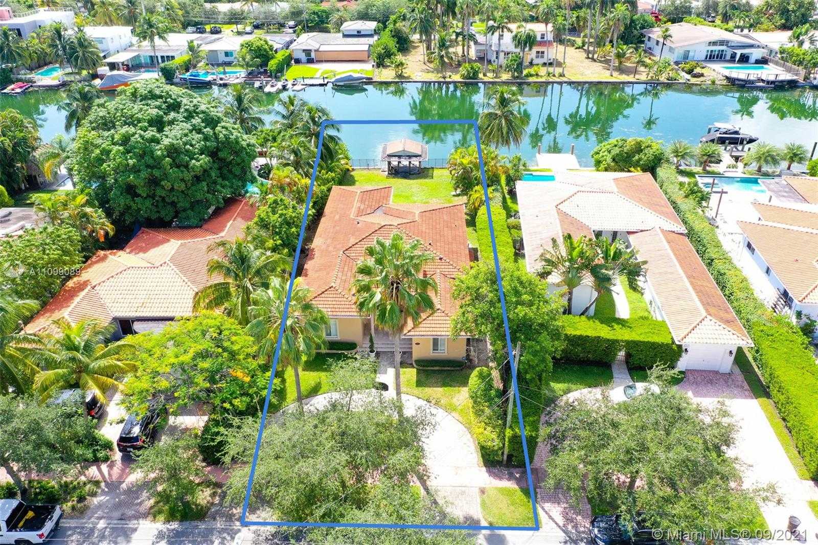 Small Image of 510 SOUTH SHORE DR, Miami Beach Number 33