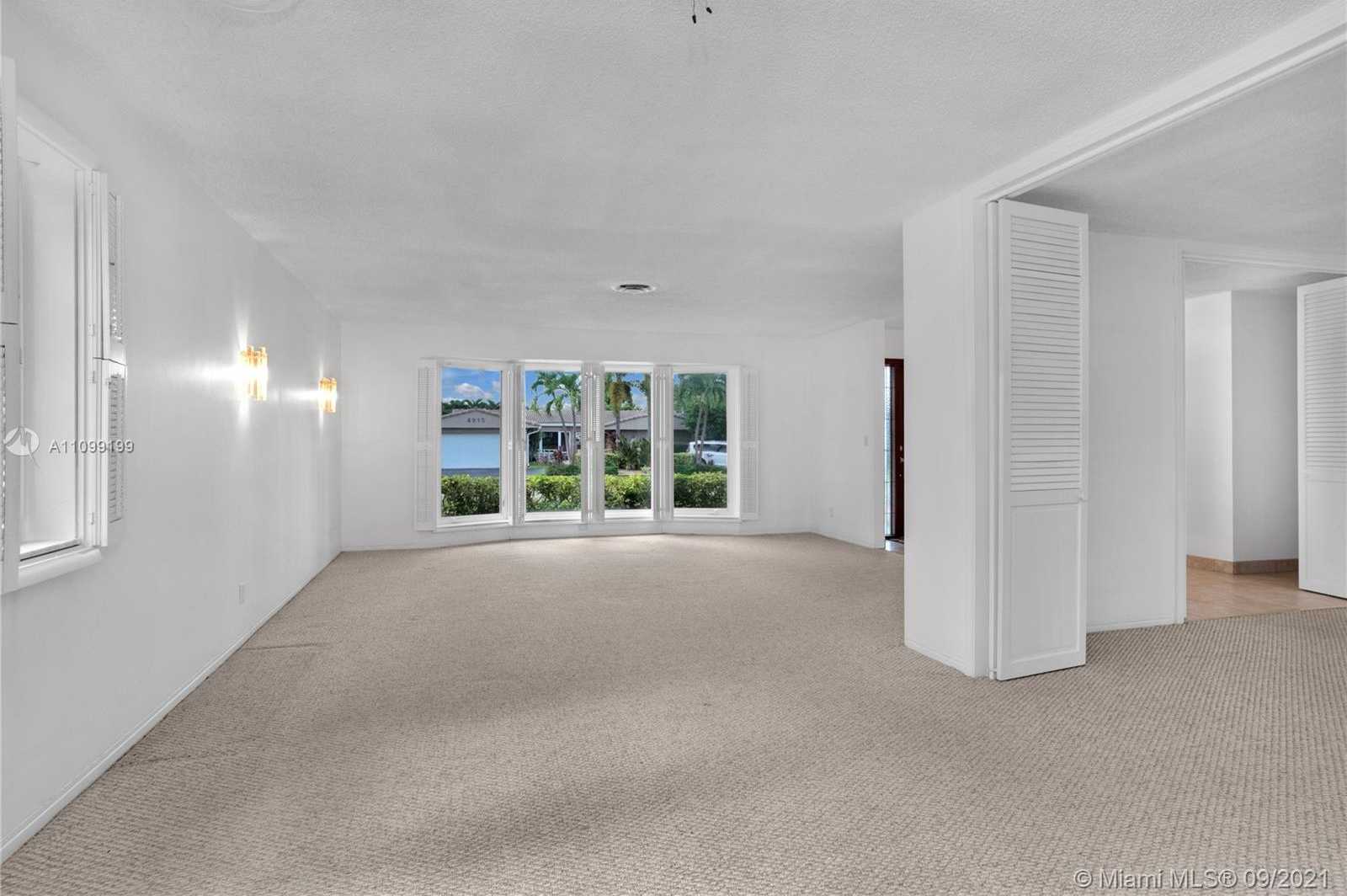 Small Image of 4916 BUCHANAN ST, Hollywood Number 11