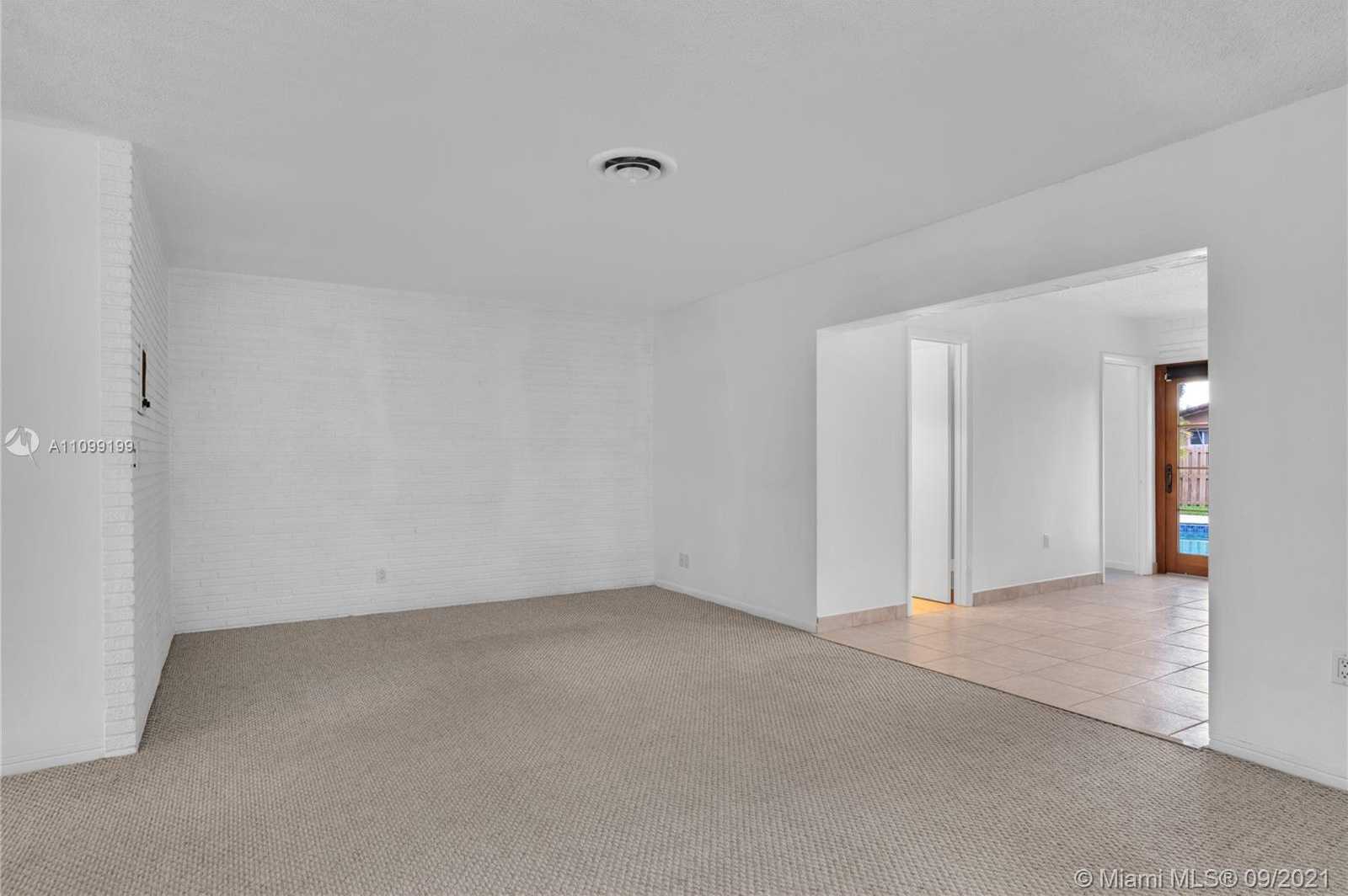 Small Image of 4916 BUCHANAN ST, Hollywood Number 12