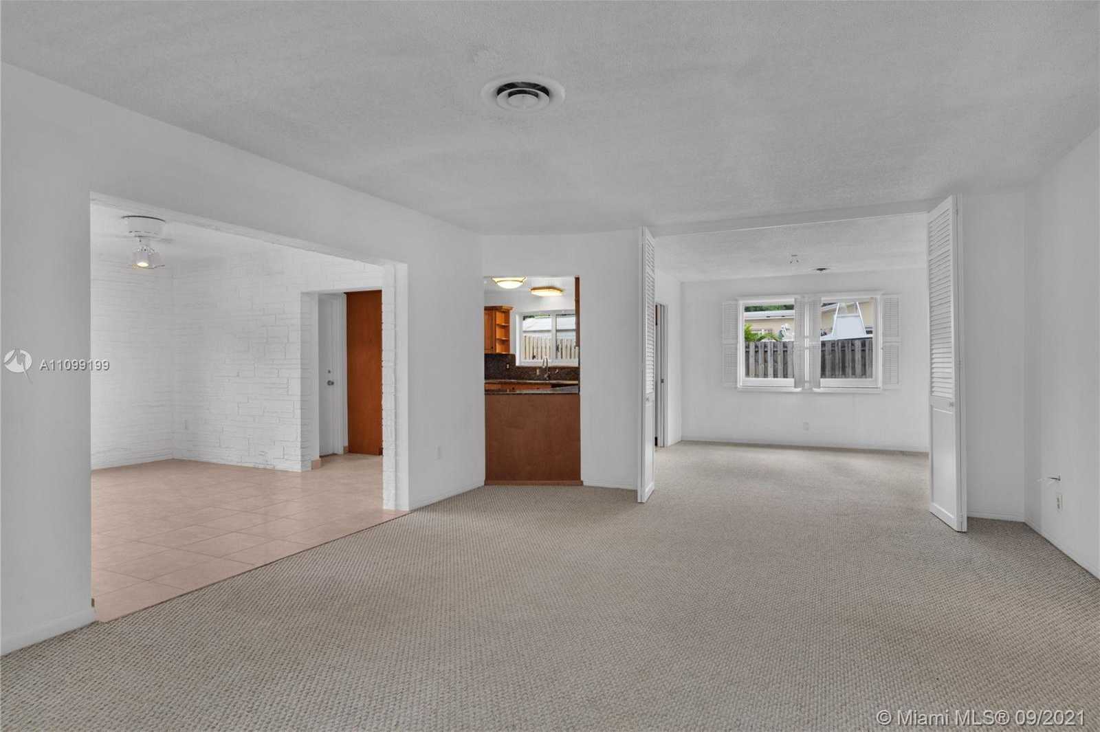 Small Image of 4916 BUCHANAN ST, Hollywood Number 13