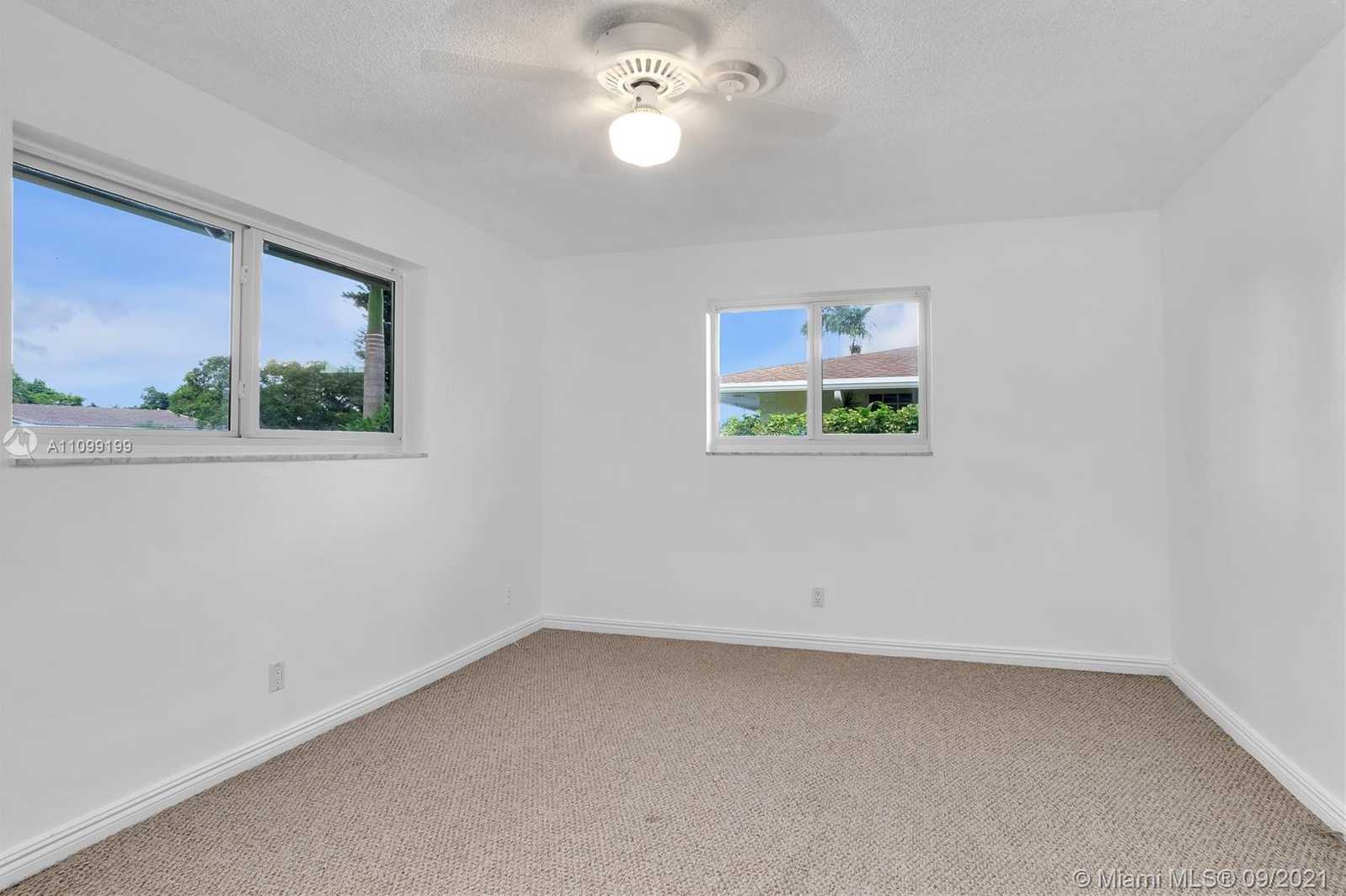 Small Image of 4916 BUCHANAN ST, Hollywood Number 27