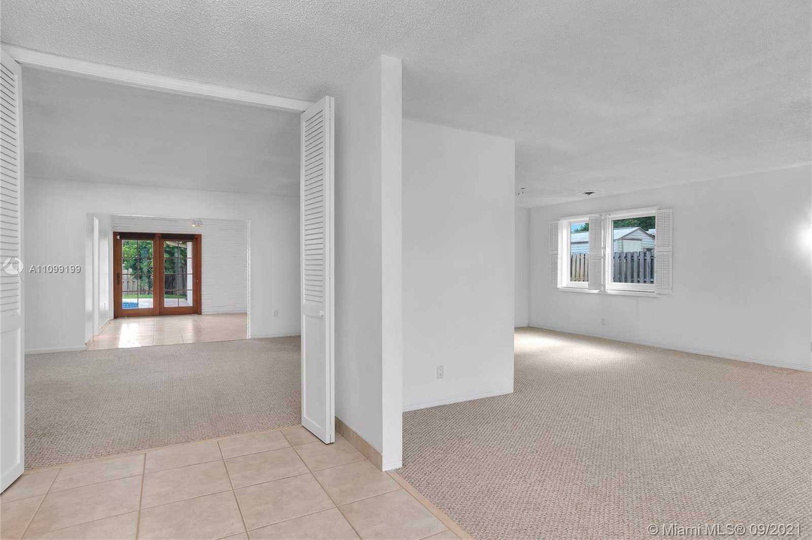Small Image of 4916 BUCHANAN ST, Hollywood Number 6