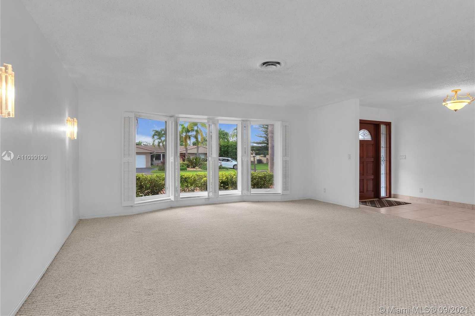 Small Image of 4916 BUCHANAN ST, Hollywood Number 9
