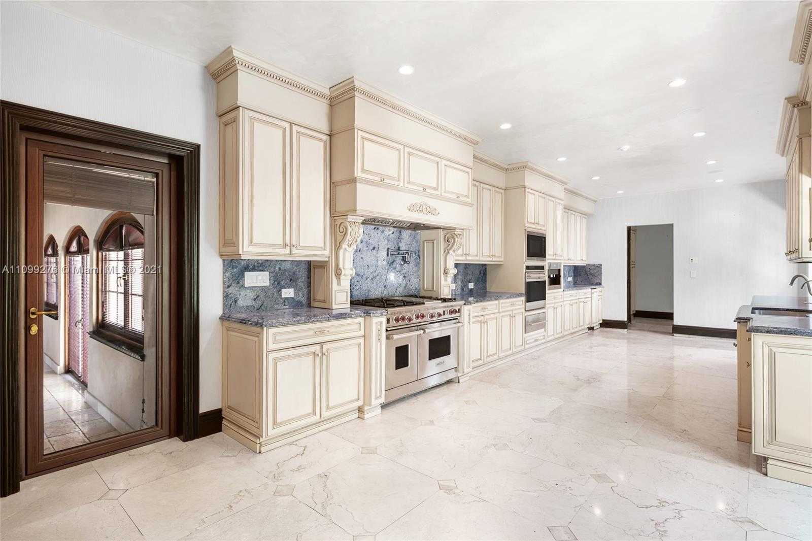 Small Image of 6300 NORTH BAY RD, Miami Beach Number 15