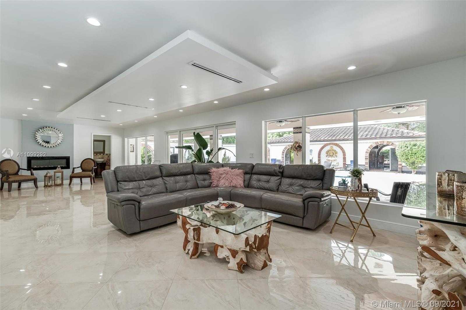 Small Image of 6401 SOUTH WEST 82ND AVE, Miami Number 19
