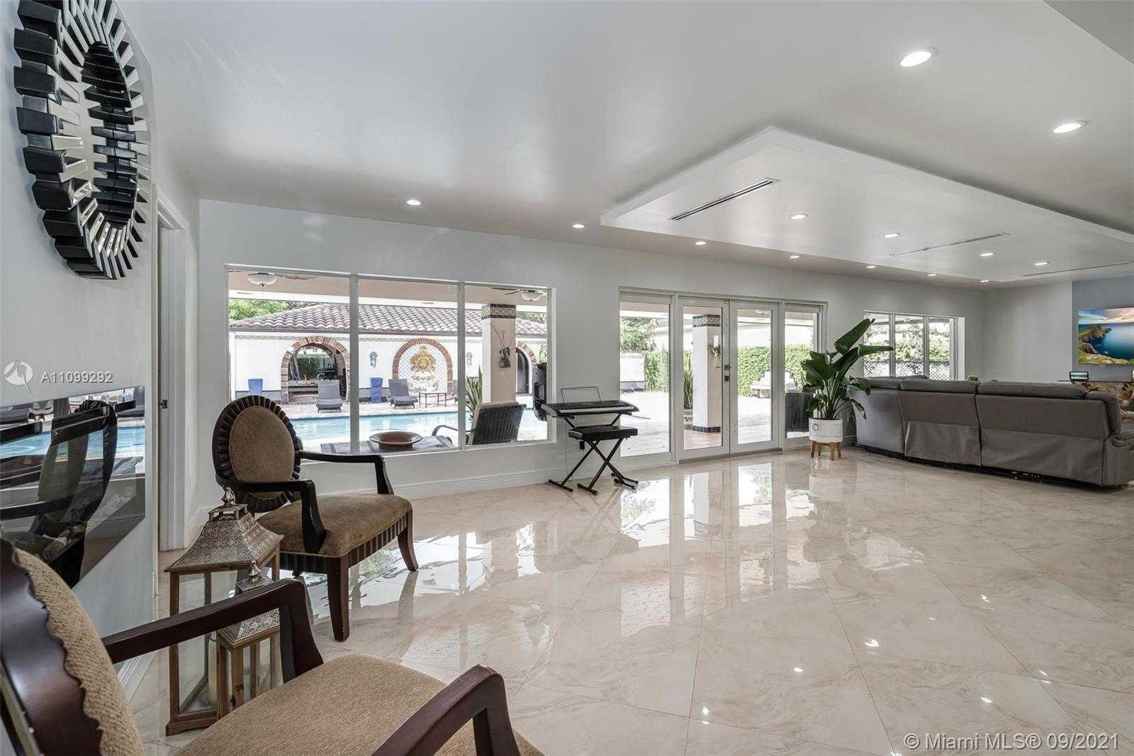 Small Image of 6401 SOUTH WEST 82ND AVE, Miami Number 21
