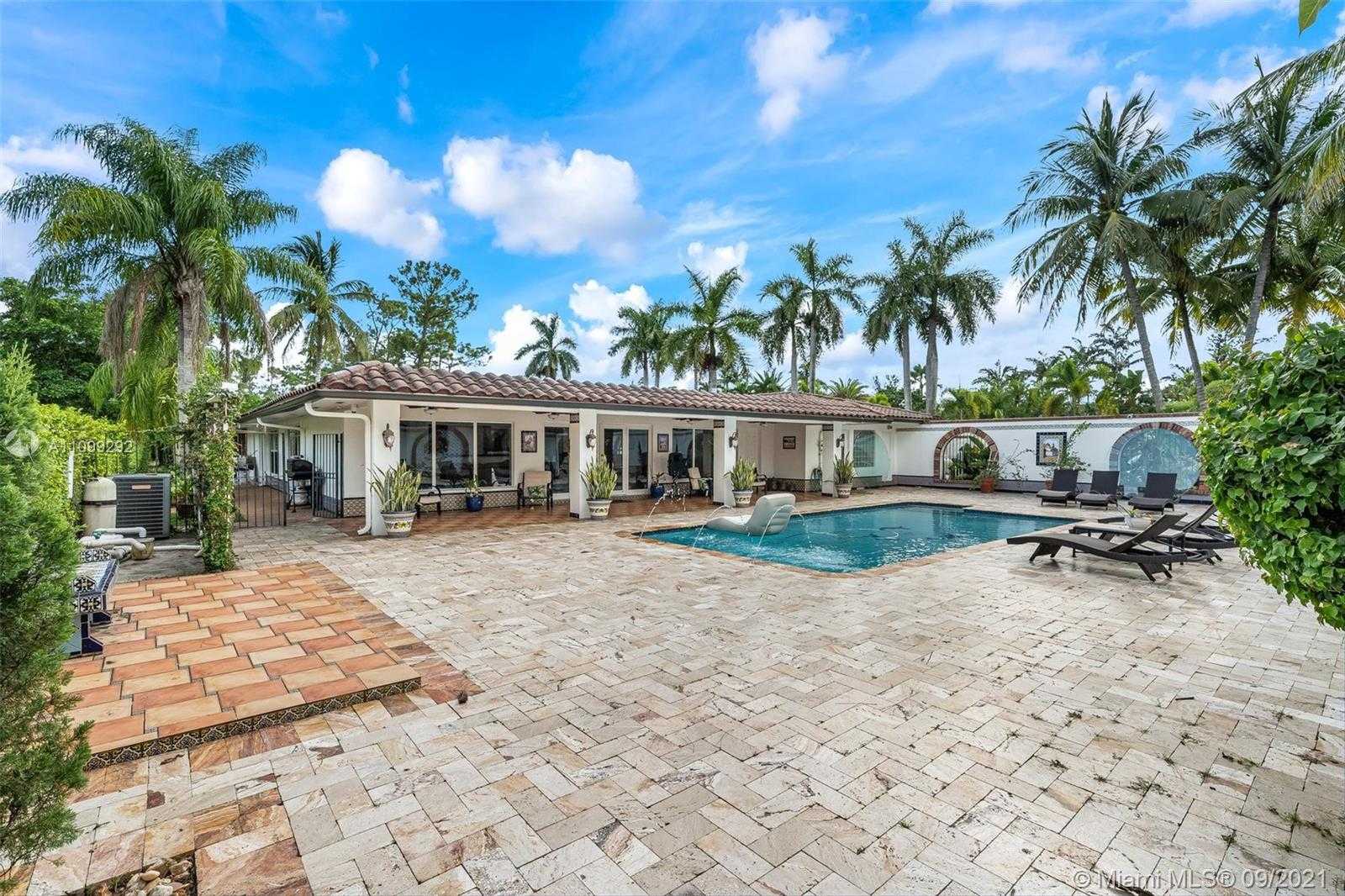 Small Image of 6401 SOUTH WEST 82ND AVE, Miami Number 28