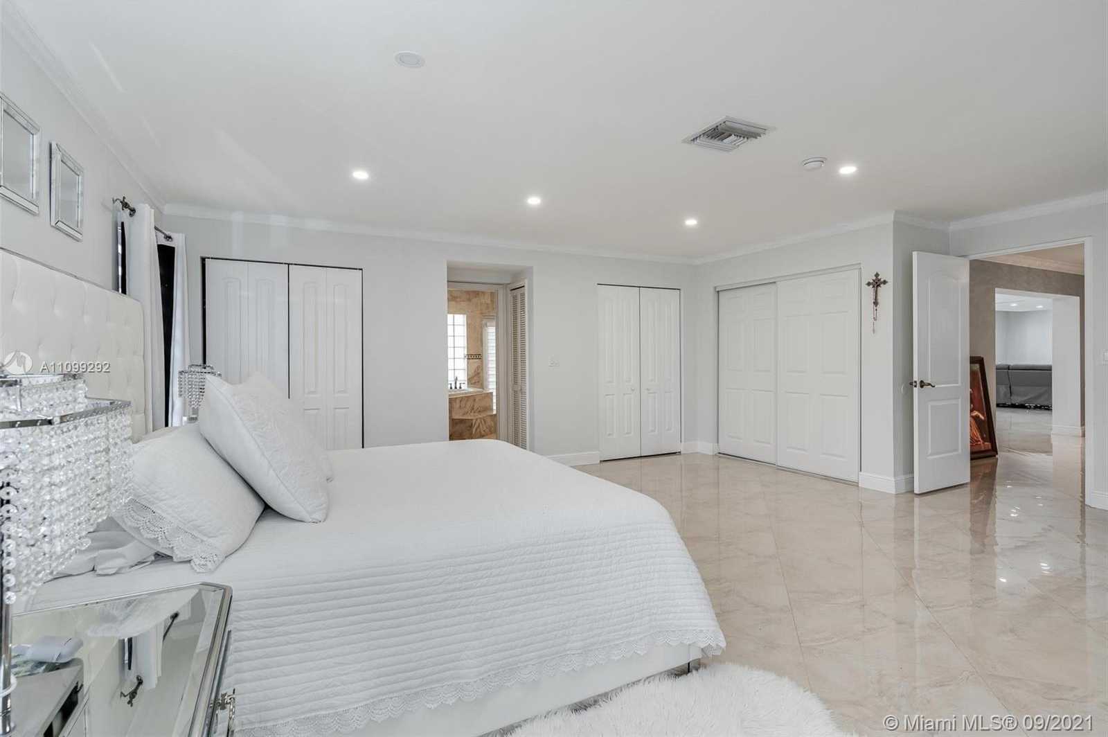 Small Image of 6401 SOUTH WEST 82ND AVE, Miami Number 35