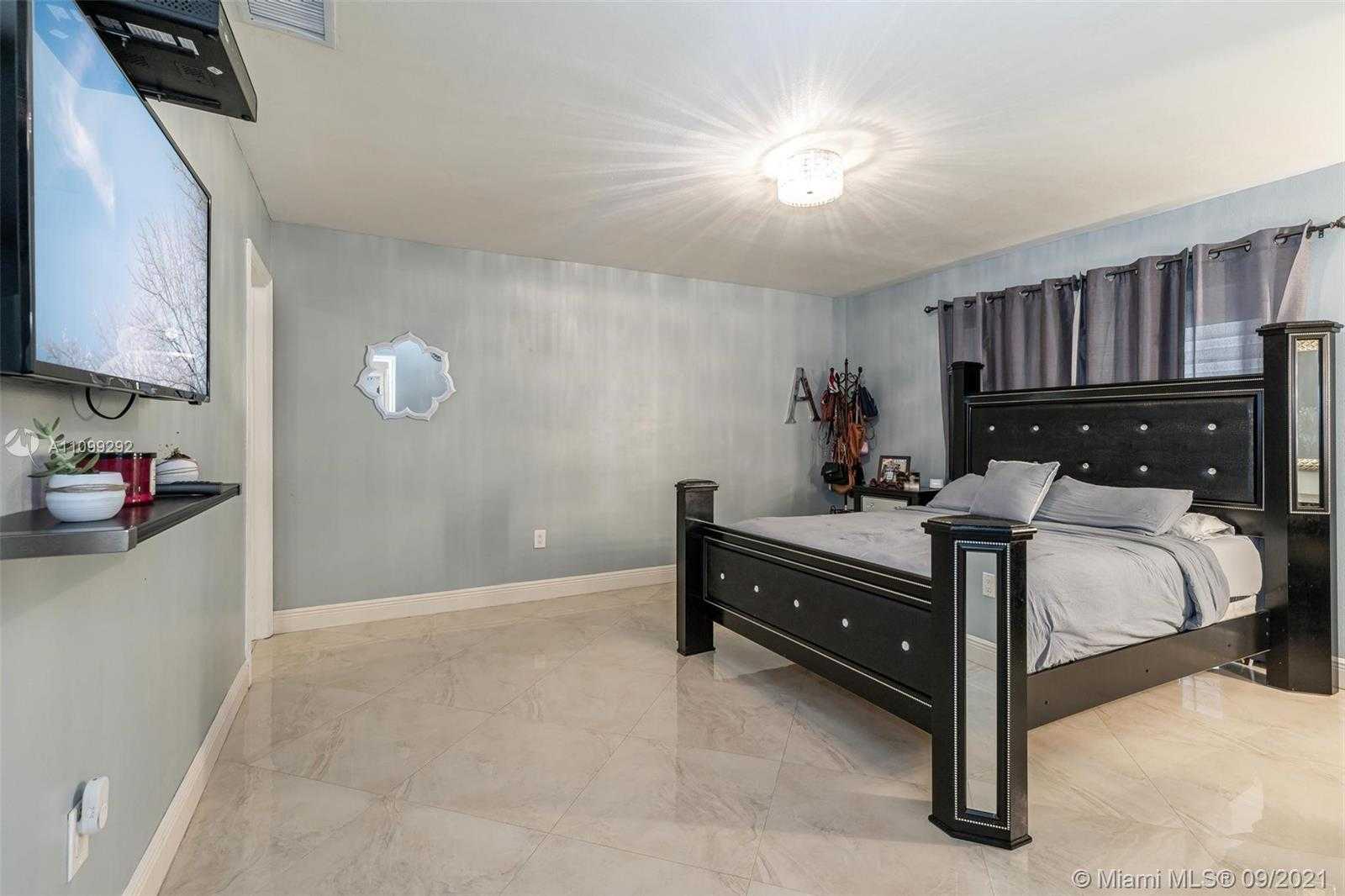 Small Image of 6401 SOUTH WEST 82ND AVE, Miami Number 36