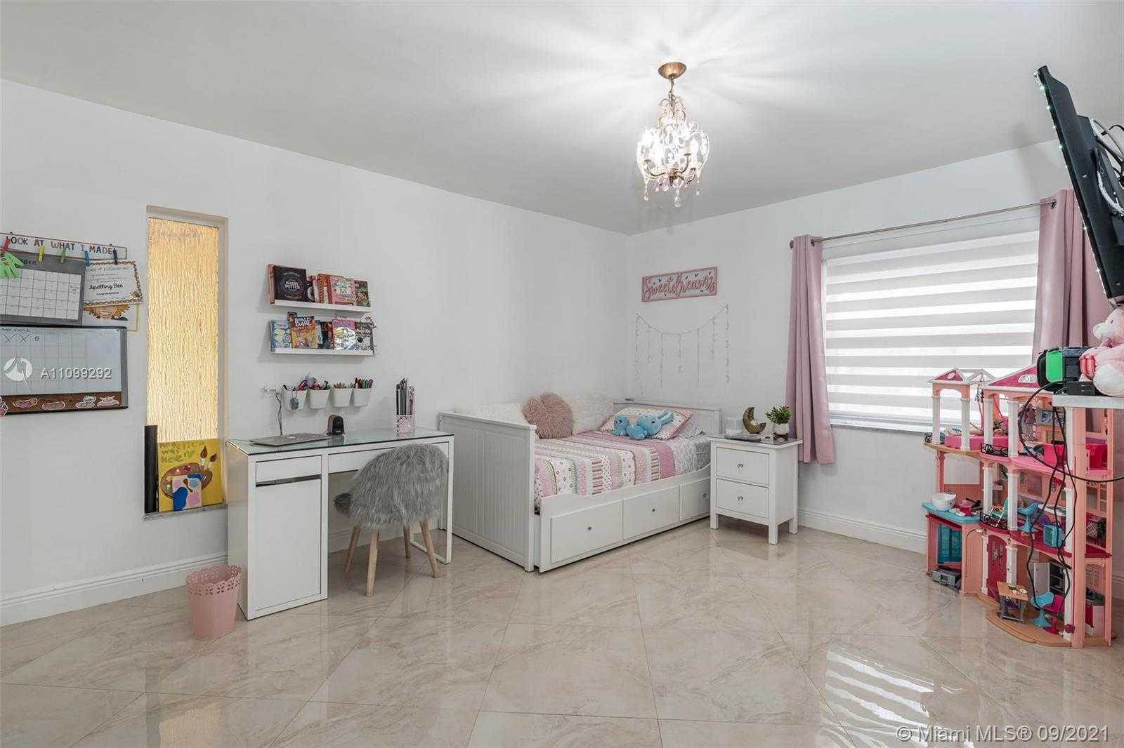 Small Image of 6401 SOUTH WEST 82ND AVE, Miami Number 39