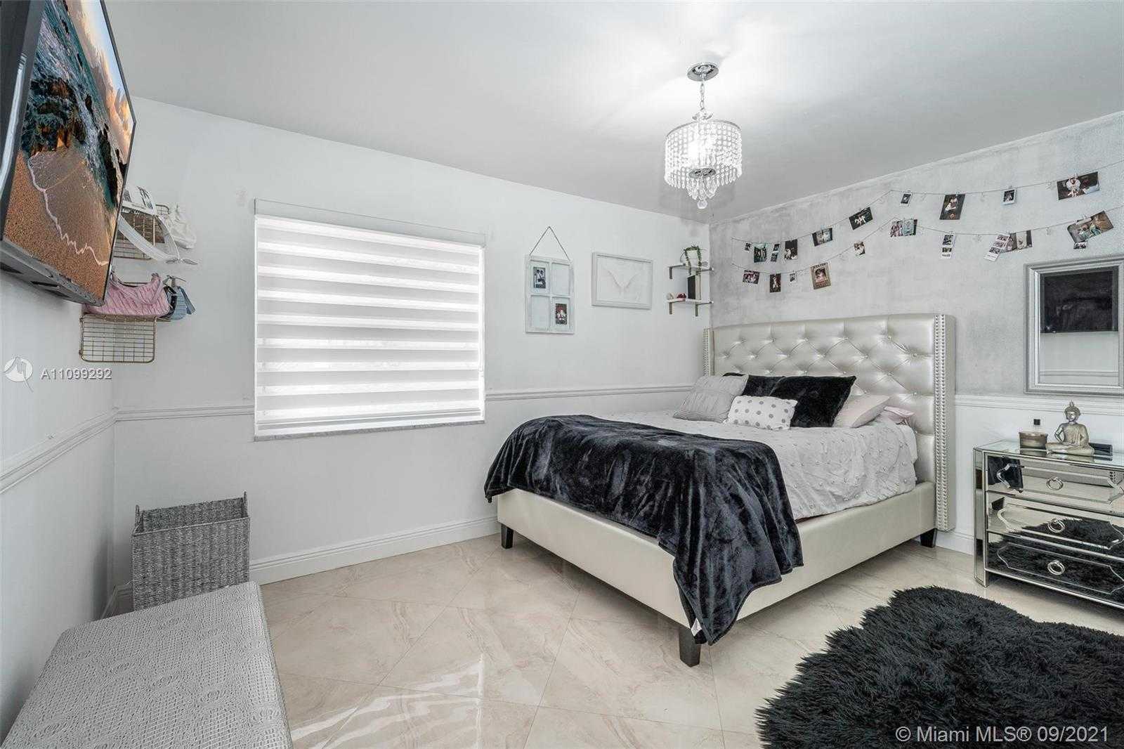 Small Image of 6401 SOUTH WEST 82ND AVE, Miami Number 41