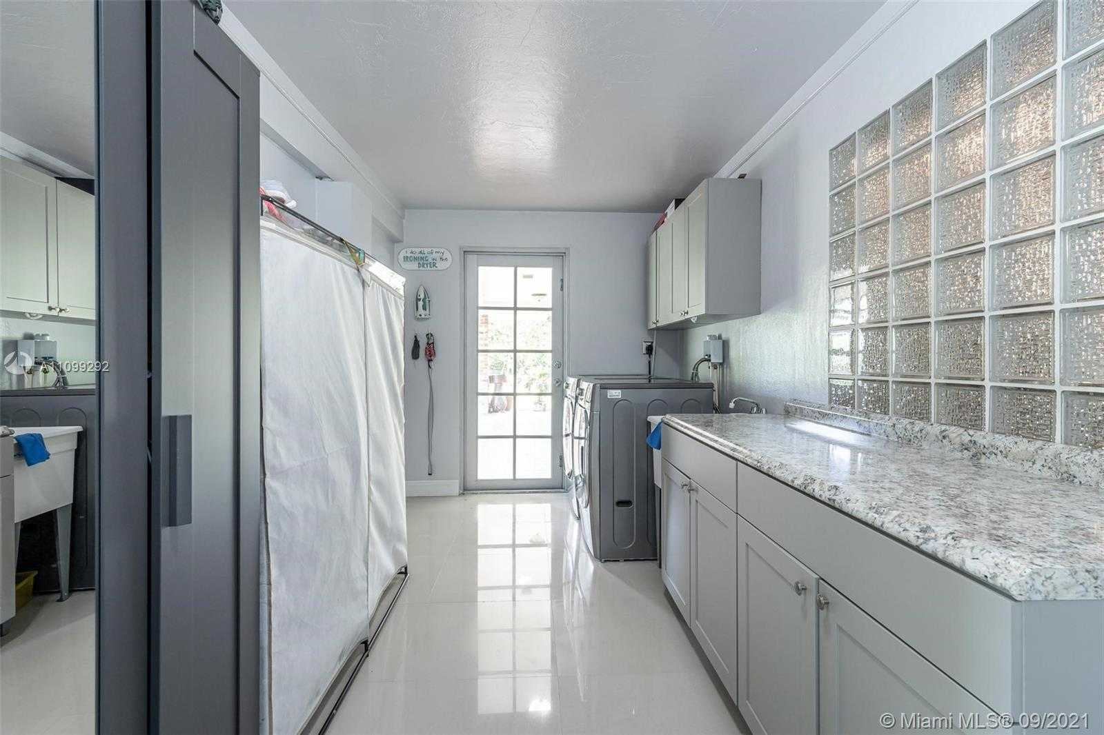 Small Image of 6401 SOUTH WEST 82ND AVE, Miami Number 42